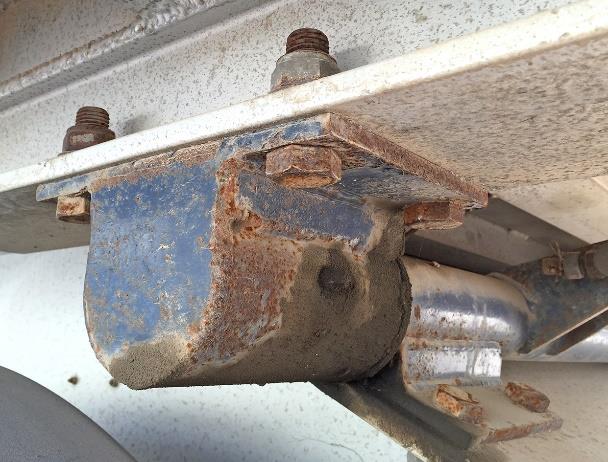 Efectos de la corrosión galvánica en semirremolques